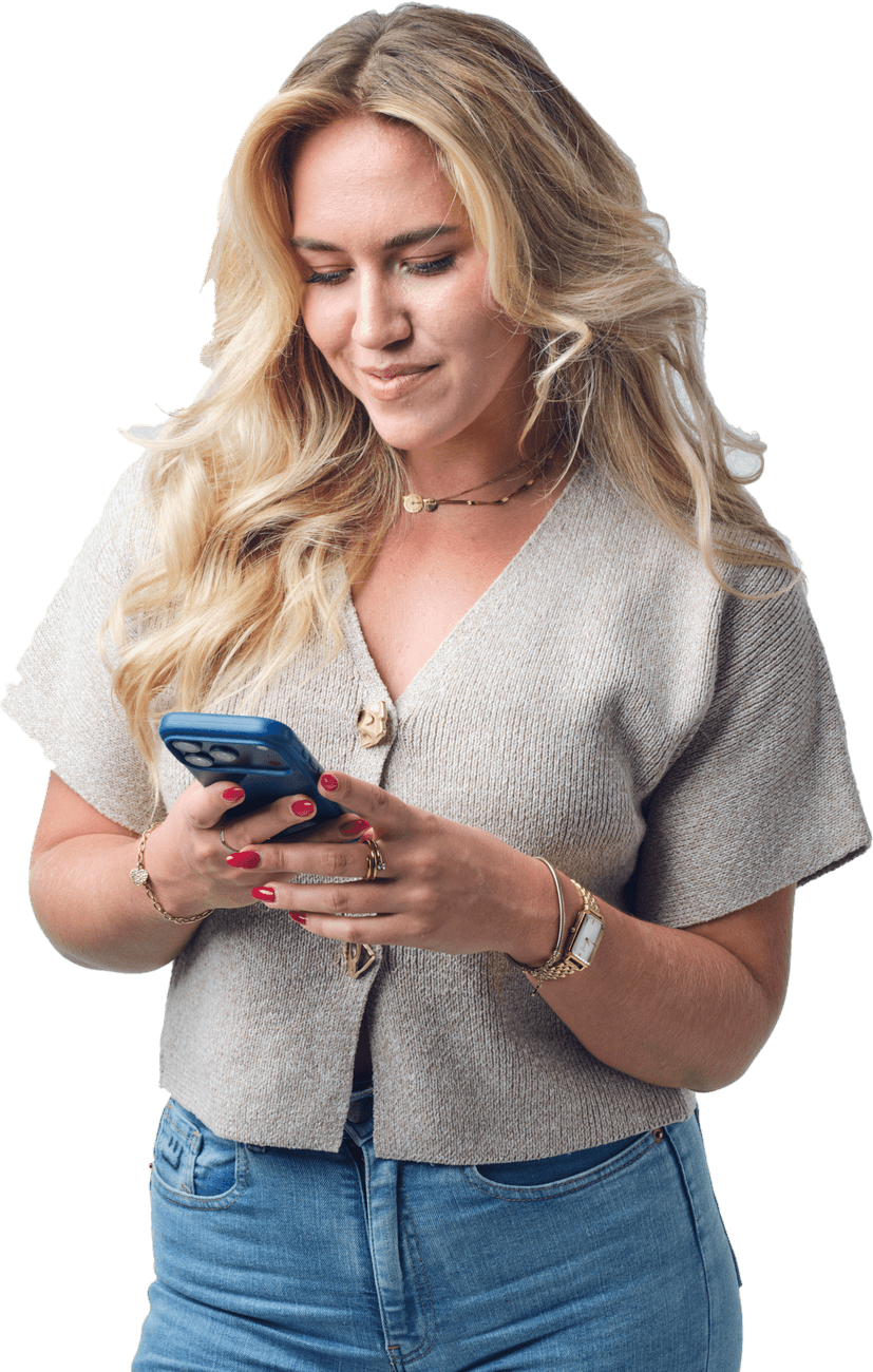 Evgeniia Korkeshko am Smartphone